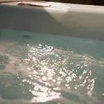 Atypique - Jacuzzi Prive , Centre Apartment Cognac