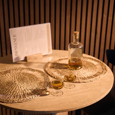 Suite De Luxe Avec Jacuzzi Prive, Climatisation Et Emplacement Ideal Au Coeur De Cognac Cognac