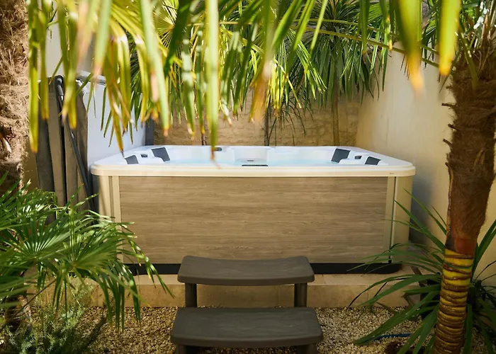 Atypique - Jacuzzi Prive , Centre 公寓 干邑