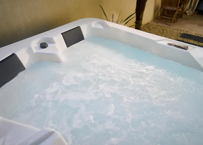 Atypique - Jacuzzi Privé, En Centre De * Cognac